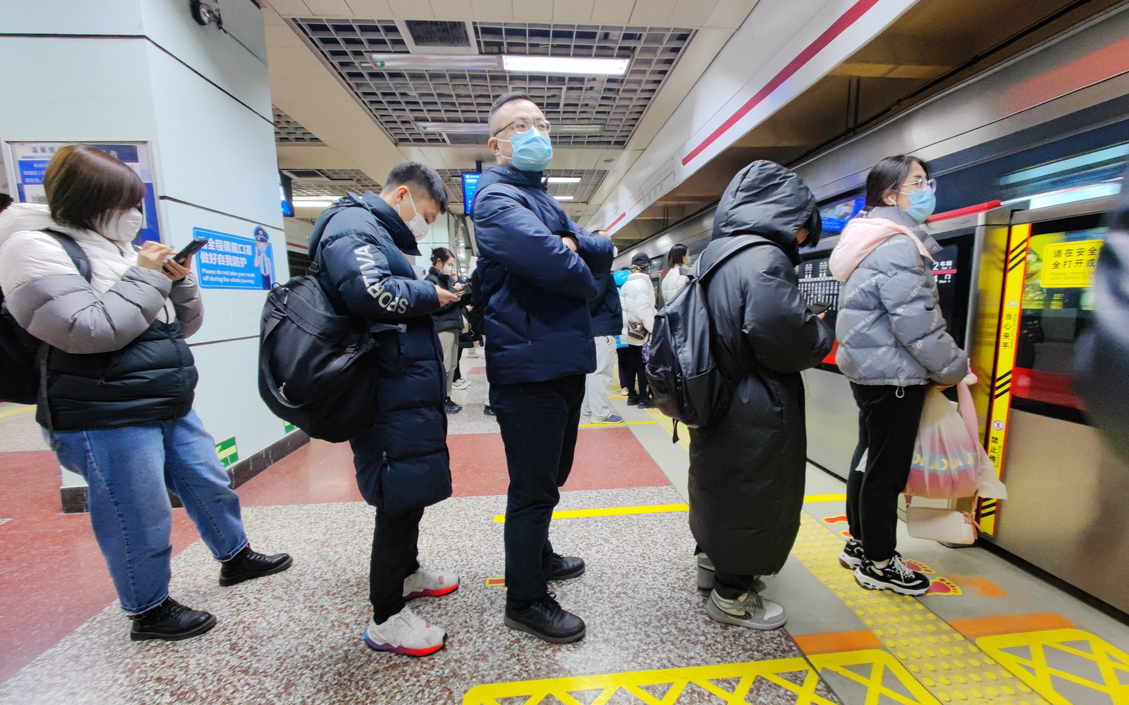 周一早高峰叠加雨雪天气，北京地铁将采取多项举措 确保乘客安全出行